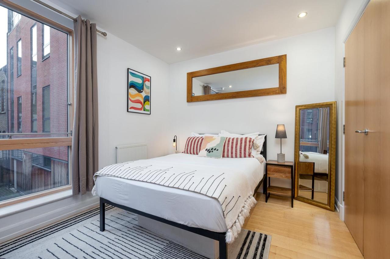 D8 - Canal View Apartment London Bagian luar foto