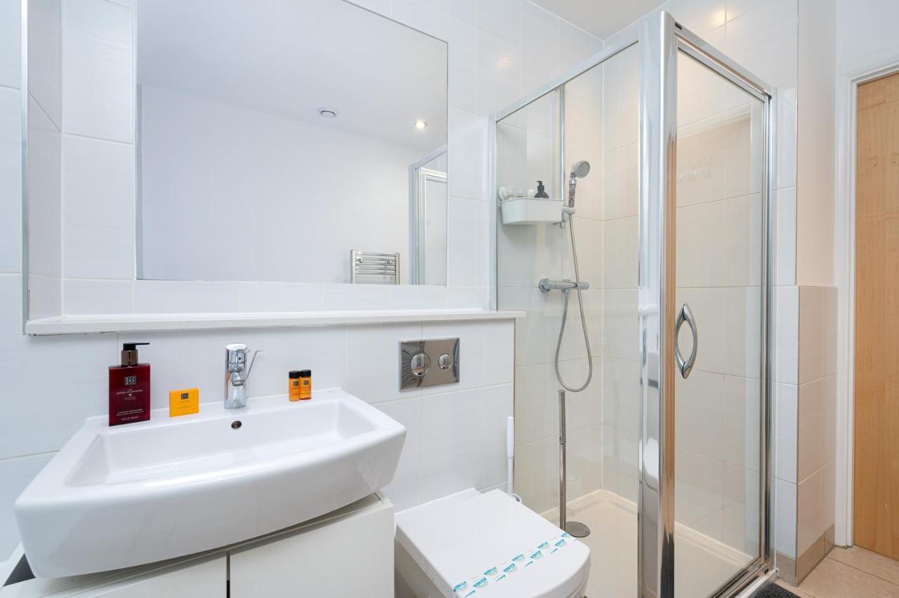 D8 - Canal View Apartment London Bagian luar foto