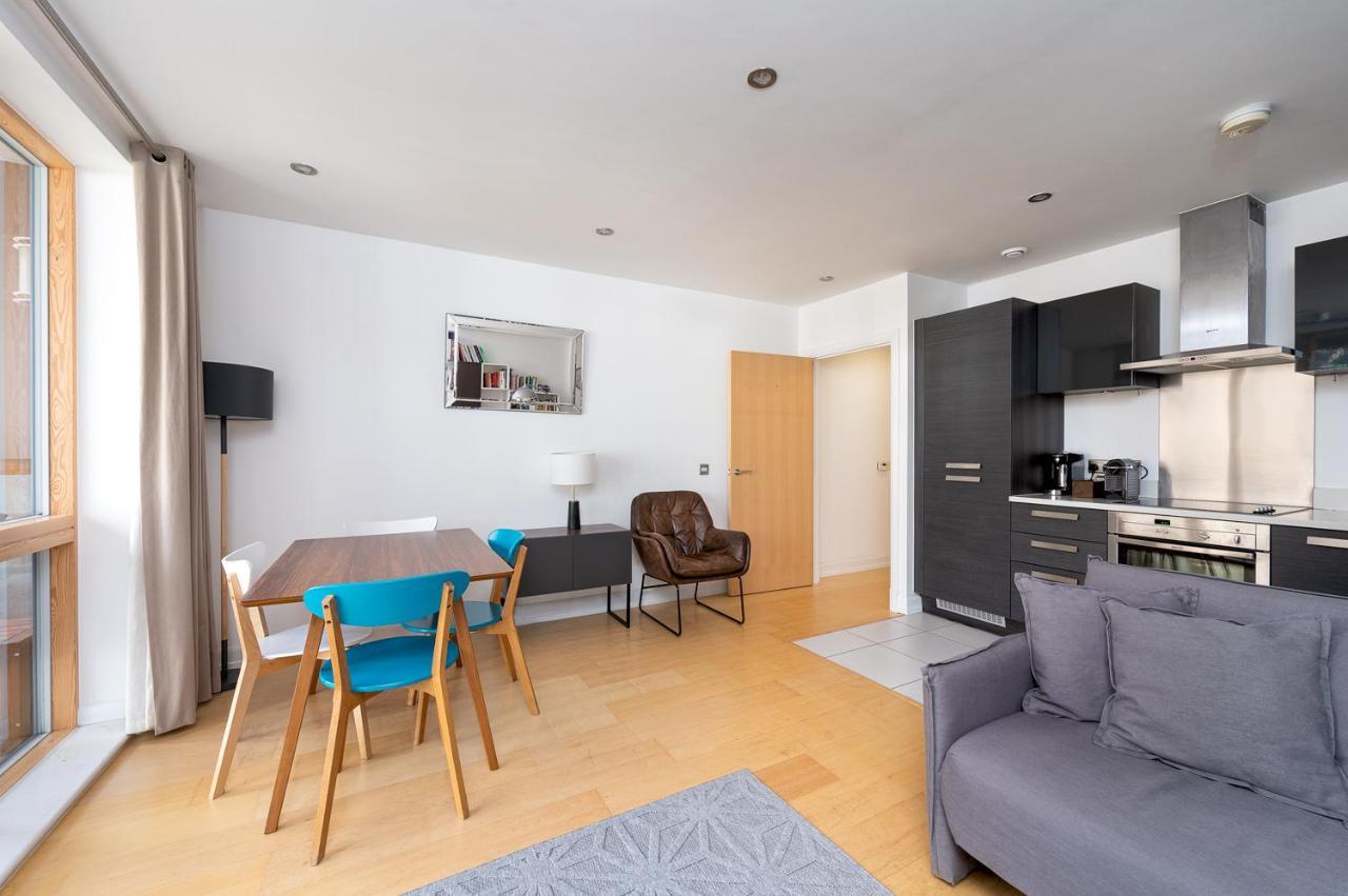D8 - Canal View Apartment London Bagian luar foto