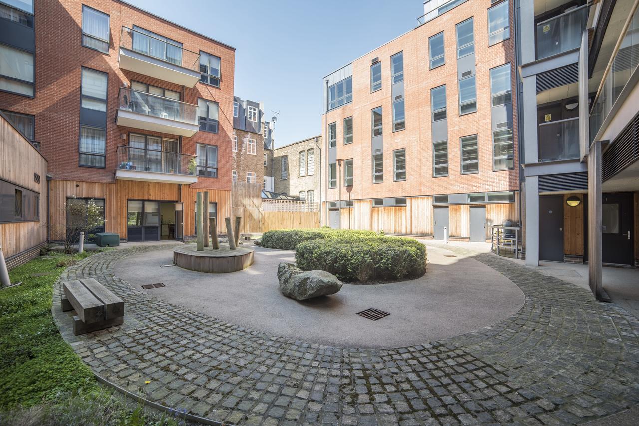 D8 - Canal View Apartment London Bagian luar foto